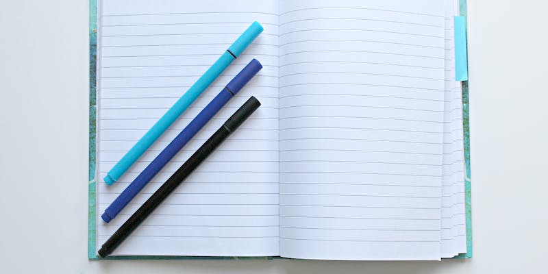 Qual melhor para faculdade: Caderno ou Fichário? Uma análise comparativa